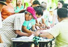 Nearly 300 Ajuy fisherfolk get free medical, dental, livelihood support Fisherfolk in Ajuy, Iloilo register for various government support services during the celebration of Fisherfolk Day on May 27, 2026. The event provided free medical and dental services, livelihood assistance, fisheries education, and other support programs aimed at improving the welfare of coastal communities. BFAR-6