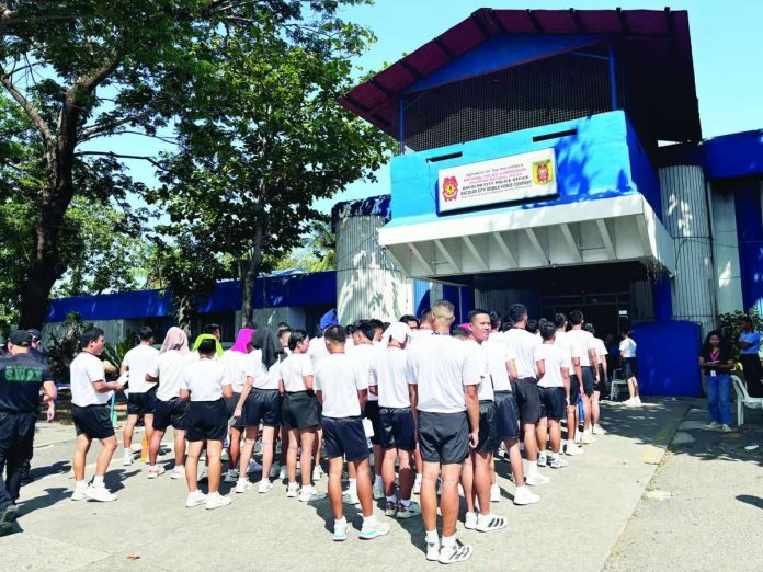 PRO-NIR_recruitment_copy_compressed_resized Applicants for the regular and attrition quotas of the Philippine National Police queued for their turn to undergo the agility physical test conducted on May 6 and 7, 2026, at the Bacolod City Police Office grounds. MAE SINGUAY/PN