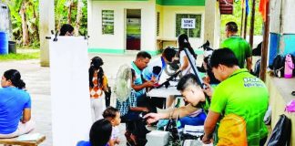 Personnel of the Philippine Statistics Authority-Guimaras conducted simultaneous National ID registration, demographic information updating and correction, and 2026 Community-Based Monitoring System (CBMS) re-assessment and validation activities in Barangay Balcon Melliza, Jordan, Guimaras on April 14, 2026, as part of the agency’s continuing effort to bring essential government services closer to local communities. PSA-GUIMARAS PHOTO
