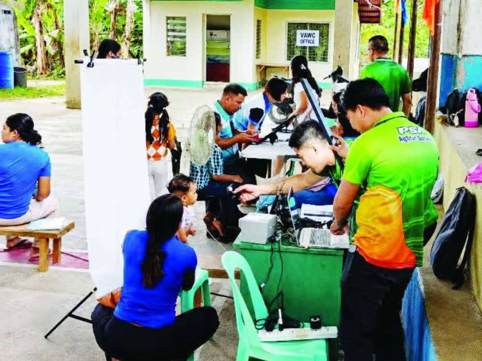 PSA_Guimaras_copy_compressed_resized Personnel of the Philippine Statistics Authority-Guimaras conducted simultaneous National ID registration, demographic information updating and correction, and 2026 Community-Based Monitoring System (CBMS) re-assessment and validation activities in Barangay Balcon Melliza, Jordan, Guimaras on April 14, 2026, as part of the agency’s continuing effort to bring essential government services closer to local communities. PSA-GUIMARAS PHOTO