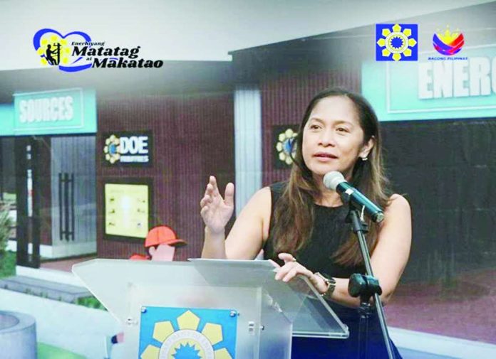 VAT_removal_copy_compressed_resized “Will VAT removal lower electricity prices? It will,” says Energy Secretary Sharon Garin. She, however, stressed that the proposal needs further evaluation, noting that the decision does not rest with the Department of Energy. PHOTO COURTESY OF GMA NEWS