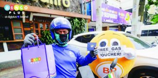 BingoPlus gives out free gas to motorcycle taxi drivers.