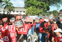 P250 PAY HIKE PUSHED: Wage board under pressure as rising prices squeeze workers Multi-sectoral groups stage a protest in front of the Iloilo Provincial Capitol on Friday to mark this year’s Labor Day. The demonstrators highlight demands for a decent, livable wage hike. The Department of Labor and Employment Region 6, meanwhile, says the Regional Tripartite Wages and Productivity Board is currently assessing a petition for a P250 daily wage increase for private sector workers across the region. AJ PALCULLO/PN