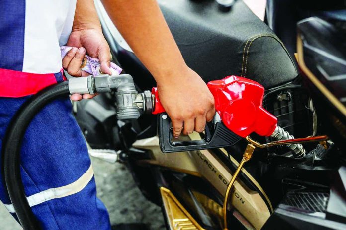 gasoline_prices_compressed_resized Oil firms will hike prices per liter of gasoline by P0.47, while rolling back those of diesel by P9.57, and kerosene by P13.30 today, May 12, 2026. Photo by REUTERS/ Lisa Marie David