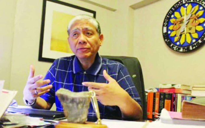 ime_Comelec_last_day_register_copy_compressed_resized Election offices across Western Visayas are prepared for an expected surge of last-minute applicants on the final day of voter registration today, says Atty. Dennis Ausan, director of the Commission on Elections in Region 6. PN