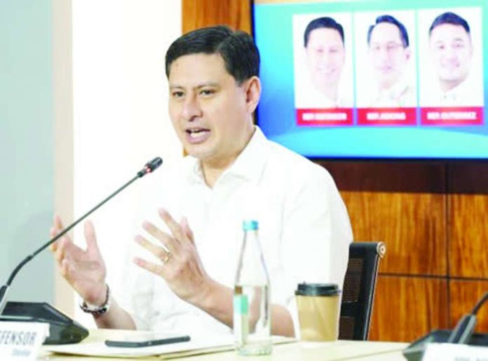 ime_lorenz_copy_compressed_resized “Kung may taga-Iloilo na hindi pabor sa impeachment at hindi pabor na naging prosecutor ako sa impeachment na ito, paglilingkuran ko pa rin sila habang congressman nila ako. Magkasundo man kami o hindi sa impeachment,” says 3rd District’s Cong. Lorenz “Nonoy” Defensor.