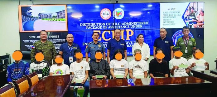 ime_rebels_copy_compressed_resized Nine former rebels and four militia members receiving assistance funded by the national government through the Department of the Interior and Local Government and the Iloilo provincial government. PHOTO FROM BALITA HALIN SA KAPITOLYO