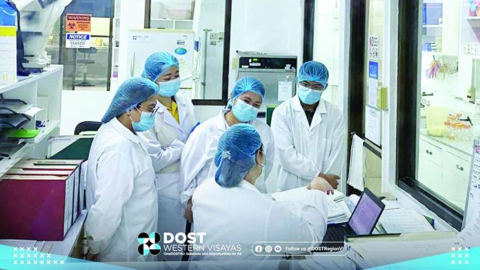 neljoy_science_copy_compressed_resized Young researchers and science scholars work inside a laboratory facility as the Department of Science and Technology in Western Visayas intensifies its campaign to encourage more Filipino youth to pursue careers in science and technology amid the country’s growing demand for scientists, engineers, and innovators. PHOTO COURTESY OF DOST-WESTERN VISAYAS