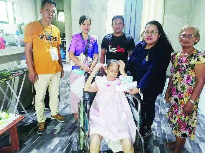 senior Senior citizens in Iloilo Province such as this elderly woman receive cash incentives from the provincial government under its recognition program for octogenarians, nonagenarians, and centenarians. Local social welfare personnel lead the distribution of financial assistance honoring the elderly sector’s lifelong contributions to their communities. PSWDO