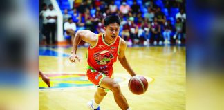 Negrense Jeff Manday explodes offensively for Caloocan Batang Kankaloo in its blowout win over Iloilo United Royals in the MPBL. MPBL PHOTO