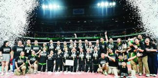 De La Salle University Lady Spikers celebrate after completing a perfect 16-0 season to capture the UAAP Season 88 women’s volleyball championship. UAAP PHOTO