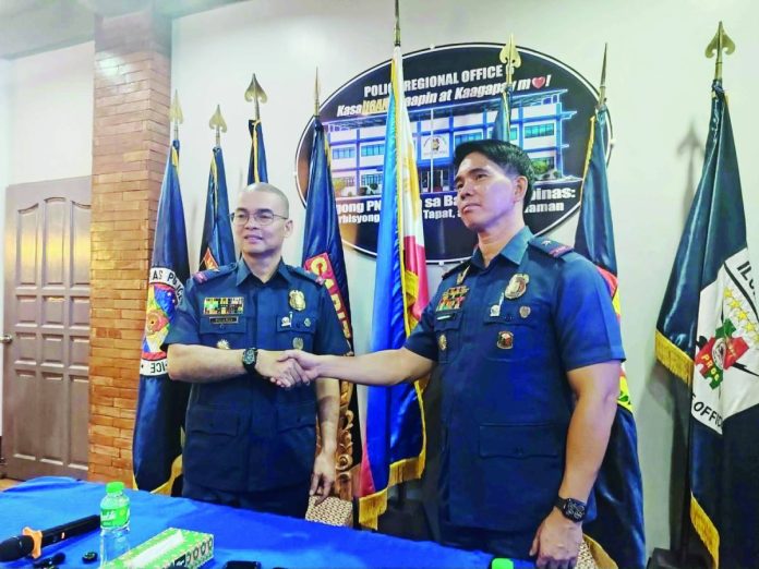 tuano New Police Regional Office 6 (PRO-6) director Brigadier General Randulf Tuaño unveils a four-point agenda centered on intensified police visibility, stronger anti-criminality measures, expanded community partnerships, and transparency through media engagement. “Sa ating rehiyon, patuloy nating isusulong ang adhikaing responsive, trusted, at transformative policing for safer Western Visayas… Ito ang main gabay sa bawat desisyon at bawat serbisyo ibabahagi natin sa publiko,” he says. Also in photo is PRO-6 chief Brigadier General Josefino Ligan. AJ PALCULLO/PN
