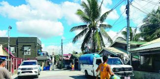 Personnel from the Iloilo City General Services Office (GSO) deliver water to Barangay Calaparan, Arevalo district – one of 10 barangays in the city currently classified as critical water shortage hotspots. ILOILO CITY GSO PHOTO