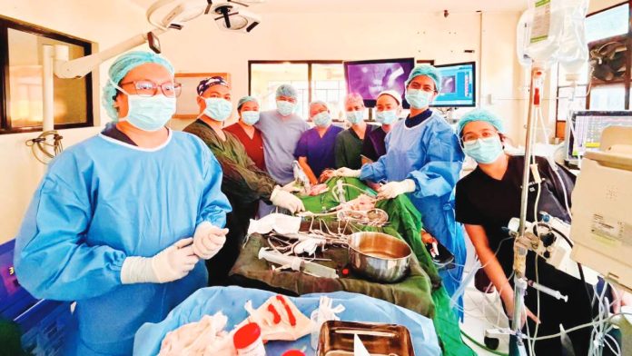 BREAKTHROUGH SURGERY. The surgical team of the Western Visayas Medical Center led by Dr. Ria Sophia Perales successfully performs the first-ever endoscopic excision of a Juvenile Nasoangiofibroma in Western Visayas on a 13-year-old patient. The landmark minimally invasive procedure marks a major milestone in advanced skull base and ENT surgery in the region. ENT-WVMC