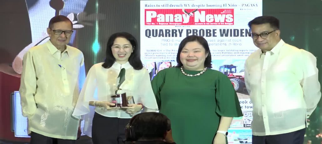 Panay News’ Marketing Manager Leah Fajardo (2nd from left) poses with Philippine Press Institute (PPI) officers and award presenters. Also in the photo are (from left) PPI’s Chairman and President Rolando G. Estabillo and Training Director Joyce Pañares, and Nickel Asia Corp.’s Senior Vice President for Sustainability and Chief Risk Officer Jose Bayani D. Baylon.