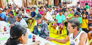 Fisherfolk beneficiaries received their cash assistance under the Presidential Assistance for Farmers and Fisherfolk Program (PAFFP) during a distribution activity conducted by the Department of Agriculture-Bureau of Fisheries and Aquatic Resources Regional Office VI in Aklan. BFAR-6 PHOTO