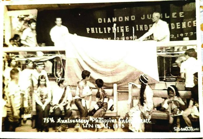 Antique_flag_PIC_4_compressed_resized During the Diamond Jubilee celebration of Philippine Independence in 1973, then Antique Gov. Evelio B. Javier presented a citation to Juan Abellon in recognition of his family's preservation of what is believed to be the first Philippine flag hoisted in Antique in 1898, honoring their role in safeguarding a significant piece of the province's revolutionary heritage. ERROL SANTILLAN FB PHOTOS
