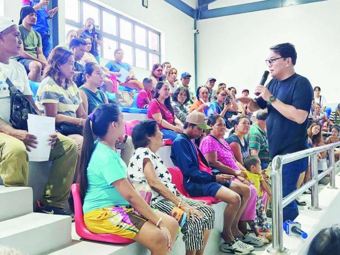 Bacolod_relocation_copy_compressed_resized Mayor Greg Gasataya met with residents of Arao Relocation Site 2 in Barangay Vista Alegre during a consultation on June 17 regarding efforts to provide nearly 80 households with safe, legal, and reliable electricity connections. BCCO-PIO PHOTO