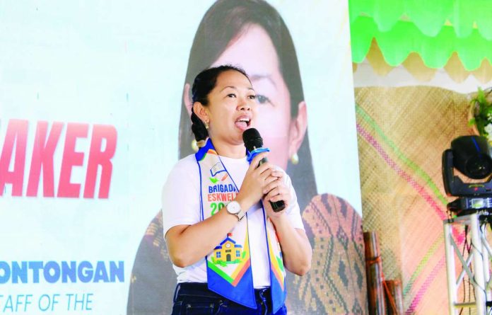 DepEd_NIR_copy_compressed_resized DepEd Undersecretary Fatima Lipp D. Panontongan called for stronger collaboration among local governments, civil society organizations, the Armed Forces of the Philippines, and community stakeholders during the Regional Brigada Eskwela 2026 kick-off program in Talisay City, Negros Occidental. Panontongan said expanded partnerships are crucial in addressing the more than 2,000-classroom shortage in the Negros Island Region and improving education delivery ahead of the opening of classes. DEPED-NIR