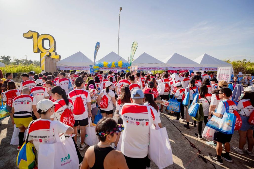 Participants line up for freebies from partners of Mercury Drug Foundation