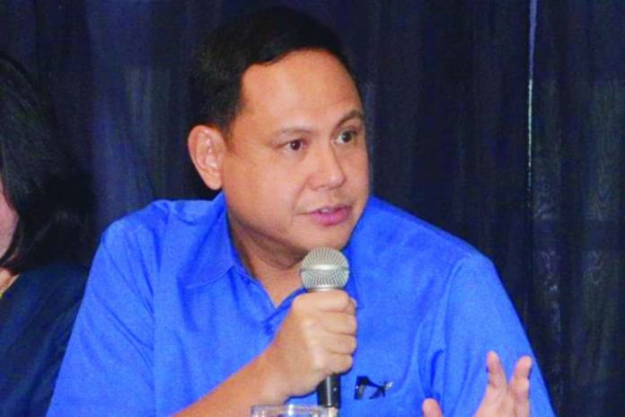 Ime_no_special_treatment_copy_compressed_resized “Atubangon ya ang kaso nga ipasaka sa iya. Batunon ya ina,” says Iloilo’s Gov. Arthur “Toto” Defensor Jr., referring to a capitol driver arrested in a recent police drug buy-bust operation.