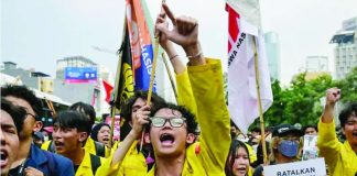 Indonesian student protesters on the streets of Jakarta say wasteful government spending could leave the country bankrupt. GETTY IMAGES