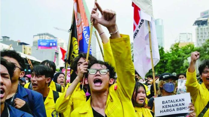 Indonesian student protesters on the streets of Jakarta say wasteful government spending could leave the country bankrupt. GETTY IMAGES