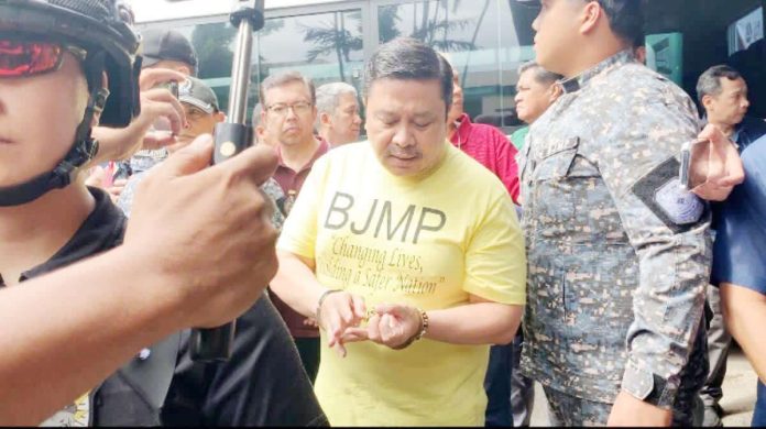 Jinggoy_copy_compressed_resized The Sandiganbayan on Tuesday ordered the 90-day preventive suspension of Sen. Jinggoy Estrada, who was charged with graft and plunder for supposedly receiving P573 million in kickbacks from budget allocations for flood control projects last year. JOHN ERIC MENDOZA, PHILIPPINE DAILY INQUIRER