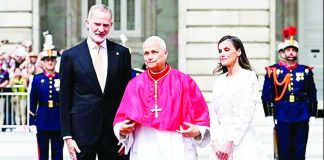 King Felipe VI of Spain and Queen Letizia of Spain welcome Pope Leo at the Royal Palace in Madrid. GETTY IMAGES