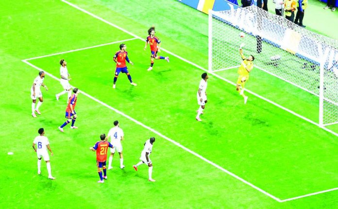 Sports_Cape_Verde_compressed_resized Cape Verde goalkeeper Vozinha makes a save against Spain during their FIFA World Cup group-stage match, helping his country secure a historic first-ever World Cup point in a scoreless draw. REUTERS