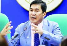 Tulfo steps aside from Senate blue ribbon flood control probe “Pag nagkaroon ng special session, bubuuin na talaga 'yung totoong Blue Ribbon. Bubuuin 'yun at pagkatapos doon, mag-designate tayo ng subcommittee na hahawak ng lahat ng imbestigasyon sa flood control,” says Sen. Erwin Tulfo.