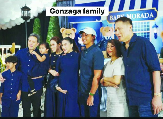 alex_gonzaga_copy_compressed_resized Alex Gonzaga with husband Mikee Morada (center), Toni Gonzaga with husband Paul Soriano and kids Seve and Polly, and the sisters’ parents Pinky and Bonoy. Screengrab from YouTube/Toni Gonzaga Studio