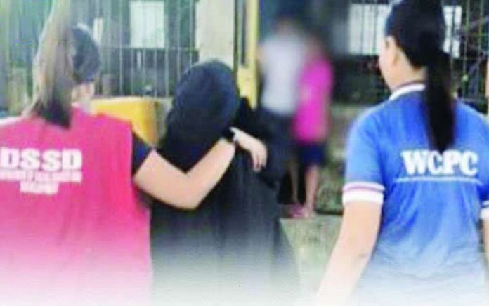 bacolod_ol_abuse.JPG_resized The Philippine National Police, through the Women and Children Protection Center, successfully rescued three minors believed to be victims of online sexual abuse and exploitation during an operation conducted in Bacolod City, on June 4, 2026. PNP PHOTO