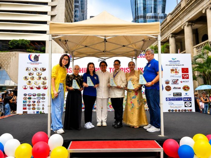 Cebu Pacific confers CEB Values Awards to five exemplary OFWs (From left to right: Candice Iyog, CEB Chief Marketing and Customer Experience Officer; Fayeh Guevarra, Philippine Alliance; Marivic Rivera, Philippine Alliance; Hon. Romulo Victor Israel Jr., Philippine Consul General; Leonora Abellon, Philippine Alliance; Elizabeth Mina, Philippine Alliance; Ricky Marquez, Philippine Alliance)