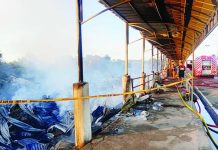 Fire razes 10 ‘carinderias’ at Dumangas port Smoke continues to rise from the remains of 10 carinderias destroyed by an early morning fire at Dumangas port in Sitio Naluoyan, Barangay Sapao, Dumangas, Iloilo on Sunday, June 28, 2026. BOMBO RADYO ILOILO/FACEBOOK PHOTO