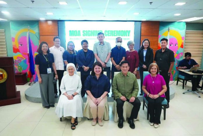 medical-aid Mayor Raisa S. Treñas poses with hospital officials and representatives following the ceremonial MOA signing for the implementation of the Iloilo City Government-Medical Assistance Program (ICG-MAP), a partnership that expands medical assistance and strengthens healthcare access for vulnerable Ilonggos. Standing (L-R) are Iloilo City Health Officer Dr. Mary Ann Poli-Diaz; Dr. Venerio G. Gasataya Jr., medical director of Healthway Qualimed Hospital Iloilo; Ms. Rhea A. Garcia of Medicus Medical Center of Iloilo; Dr. Patria A. Tobias, chief of Medical Professional Staff II of Western Visayas Medical Center; Mr. Jo Marie Crisiz P. Muyco, administrator of Iloilo Doctor’s Hospital; Mr. Jonas Belosillo, Mayor Treñas’ Chief of Staff; Dr. Grace Ariete-Albaña, administrator of Metro Iloilo Hospital and Medical Center; Dr. Debbie Noblezada-Uy, chief Medical Officer of Medical City Iloilo; and Dr. Dave Endel R. Gelito III, Medical Center Chief II of West Visayas State University-Medical Center. Sitting (L-R) are Sr. Arcelita S. Sarnillo, SPC, Hospital Administrator of St. Paul’s Hospital of Iloilo, Inc.; Mayor Raisa S. Treñas; Dr. Elmer Pedregosa, hospital director and administrator of Iloilo Mission Hospital; and Dr. Meride D. Lavilla, Vice Chairman and Vice President for Finance of Asia Pacific Medical Center Iloilo.
