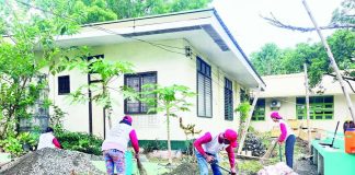 TUPAD workers under the Department of Labor and Employment – Region 6 carry out cleanup, repair, landscaping and maintenance activities in public schools across Western Visayas as part of Brigada Eskwela. A total of 11,896 workers have been deployed to 751 schools. DOLE-6