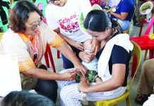 A health worker administers a vaccine to an infant during the Immunization and Wellness Fair in Estancia, Iloilo. The Department of Health, in partnership with local government units and the United Nations Children's Fund, intensifies efforts to boost immunization coverage and promote preventive healthcare in the community. The activity highlighted the importance of protecting children against vaccine-preventable diseases and strengthening public confidence in immunization programs. DOH-6