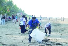 Coastal cleanup hauls nearly 525 kilos of trash, exposes plastic pollution scale Volunteers from the Department of Environment and Natural Resources – Region 6, local government units, and community groups scour the shoreline of Oton, Iloilo during a coastal cleanup in celebration of World Oceans Day. They collected 72 sacks of garbage weighing 524.9 kilograms, highlighting the continuing fight against plastic pollution. DENR-6