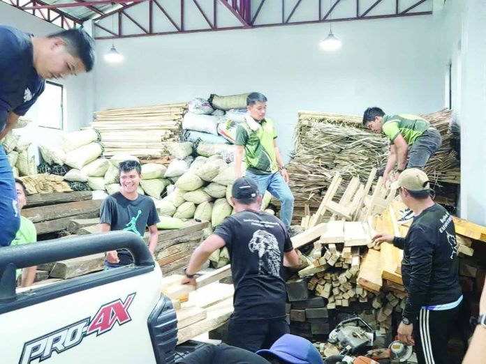 penro_capiz_compressed_resized The apprehended forest products were properly documented and secured at the Capiz Provincial Environment and Natural Resources Office storage facility, together with previously confiscated forest products, subject to appropriate legal and administrative actions. DENR REGION 6 PHOTO