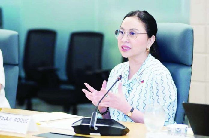 ube_calamansi2_compressed_resized The Department of Trade and Industry (DTI) sees rising stars in ube and calamansi. "In fact, Starbucks has already launched an ube drink in London, so this is good news for ube farmers and the ube industry," says DTI Secretary Maria Cristina Roque.