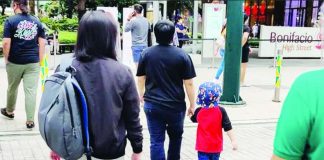 Filipino families just earn enough to stay above the poverty line – but not enough to feel economically secure, according to a World Bank 2023 study. MARIA TAN, ABS-CBN NEWS PHOTO