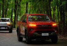 Toyota PH starts retail sales of the all-new Hilux, unveils 4×4 BEV variant Hilux 2.8 4x4 Conquest (front) & Hilux 2.8 4x2 G (back)