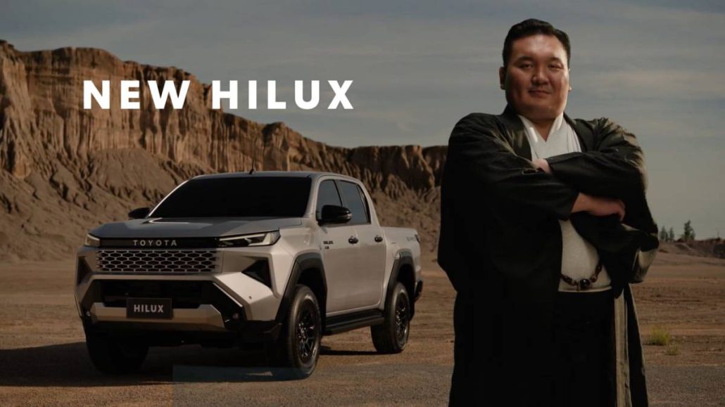 Hakuho Sho, the 69th Yokozuna and the World’s Greatest Sumo Wrestler with the all-new Hilux *Hilux model in photo is a regional production prototype