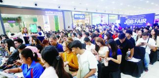 Job seekers flock to the Labor Day job fair in Caloocan City, in this photo taken on May 1, 2026. Employees who belong to Generation Z, or those born between 1997 and 2012, are the least happy and most stressed among Filipino workers, with nearly 4 in 10 saying they often “dread” going to work. PNA