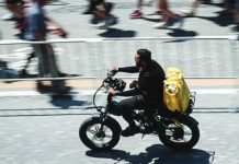 Heatwave prompts Italy’s delivery riders to strike for extra rights A food delivery rider cycles in Rome. Delivery riders are to strike in several Italian cities, calling for better working conditions in the intense summer heat. AFP VIA GETTY IMAGES