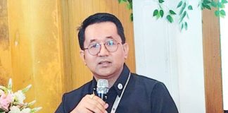 “Traditional health education methods such as symposiums have limited reach. Now, with the integration of technology, young people can access critical information and services directly through their smartphones, allowing for greater engagement,” says Commission on Population and Development Region 6 Population Program Officer IV Dr. Roilo Vincent Laguna. COMMISSION ON POPULATION AND DEVELOPMENT REGION 6 PHOTO
