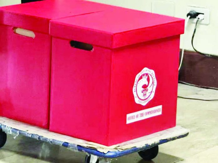 Nation_BIR_copy_compressed_resized Two red boxes from the Bureau of Internal Revenue contain the subpoenaed tax records of Vice President Sara Duterte-Carpio. The records were submitted to the Senate impeachment court before the 9 a.m. deadline on Thursday, July 30, 2026. PHOTO BY ISABELLE PECHAY/INQUIRER.NET