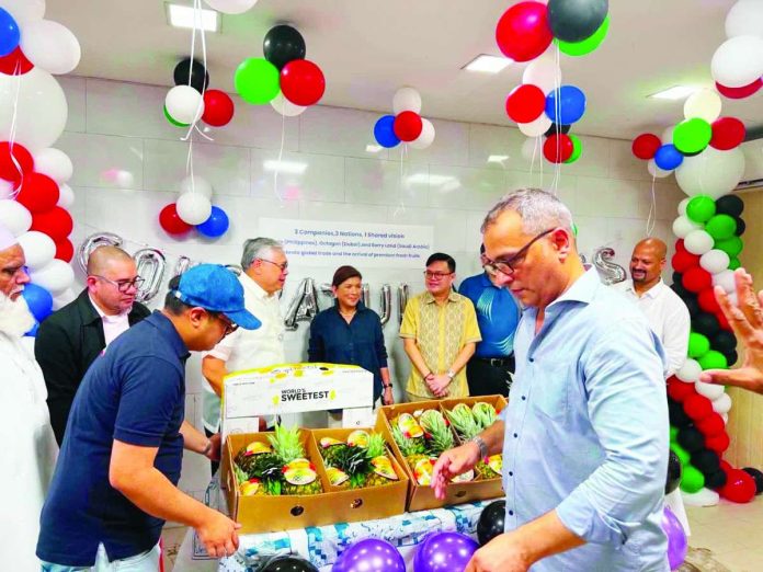 PH_pineapples_compressed_resized The shipment 1,500 boxes of fresh MD2 pineapples arrive via the Port of Khor Fakkan in the United Arab Emirates on June 28, 2026. The Department of Agriculture on Tuesday, June 30, said fresh Philippine produce are steadily gaining ground in the international market. PNA/PHOTO COURTESY OF DA