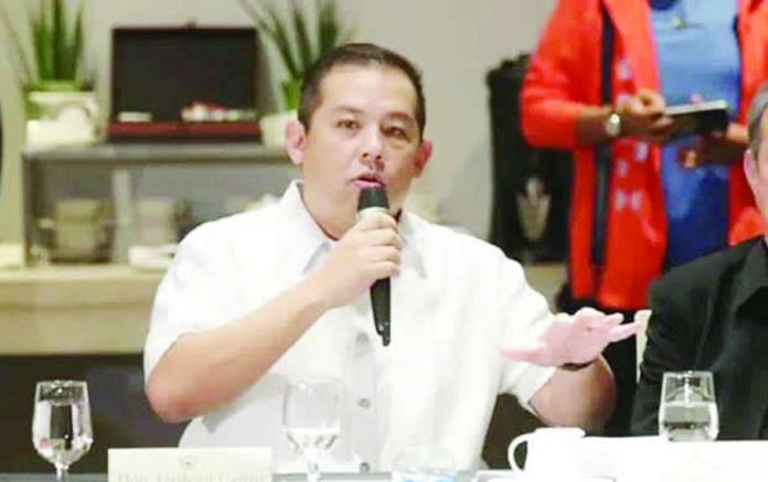 Romualdez_vows_copy_compressed_resized “Ang tama ay ang sumunod sa proseso at hayaan ang ebidensya ang magsalita. Naninindigan akong wala akong ginawang anumang labag sa batas. At handa akong patunayan ito,” says former House Speaker Ferdinand Martin Romualdez who faces charges over alleged questionable flood control projects.